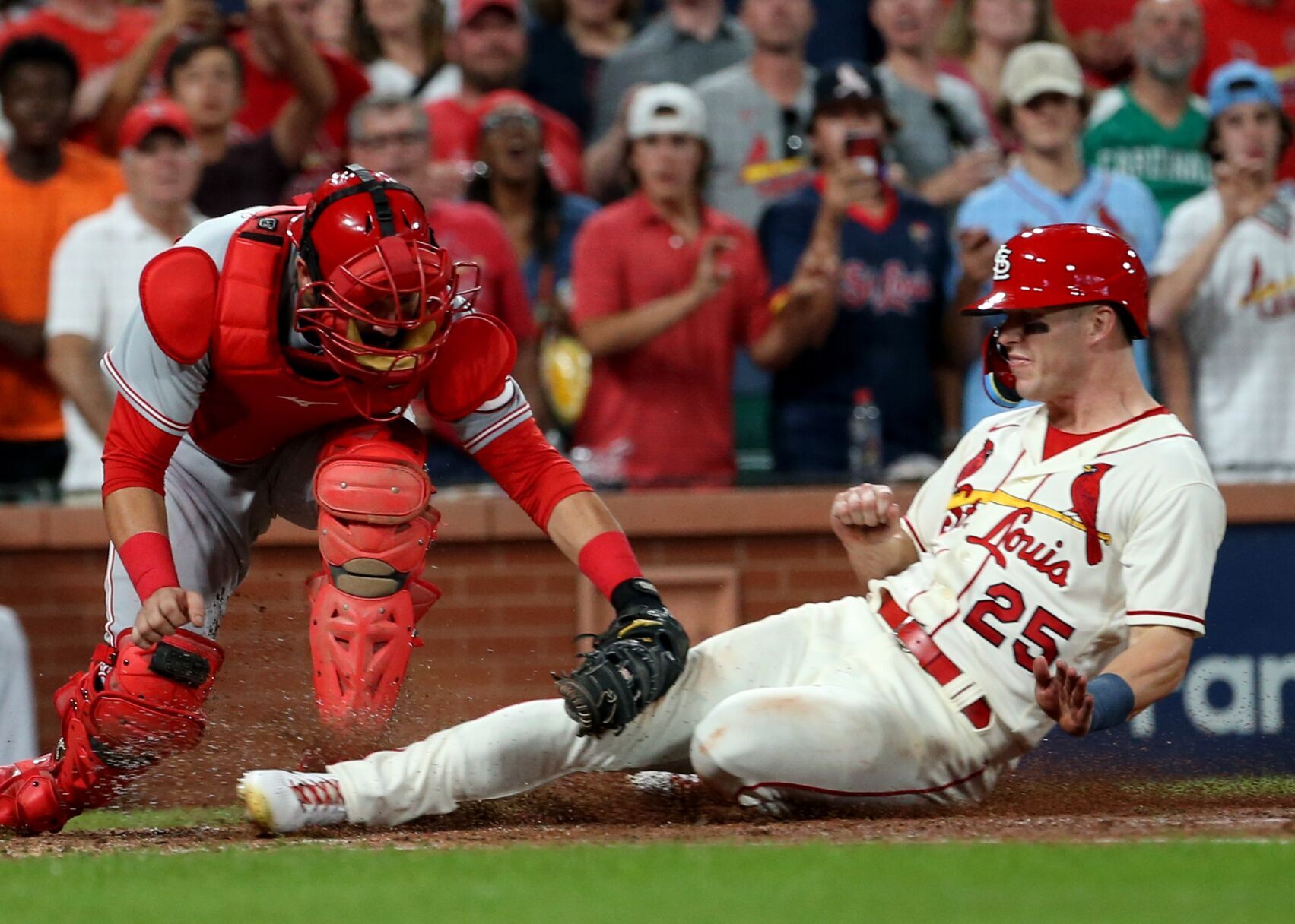 Cardinals play Cincinnati Reds in game 2 of doubleheader